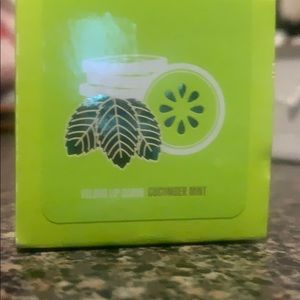 Jeffree Star cucumber mint lip scrub